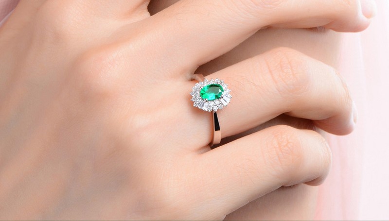How much is a 1 carat emerald worth?