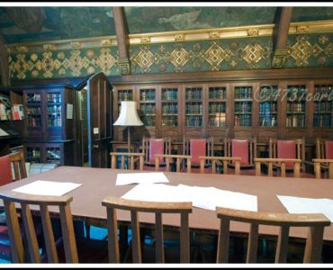 How much is it to hire a church for a wedding?