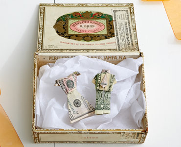 How much money should parents give for wedding gift?