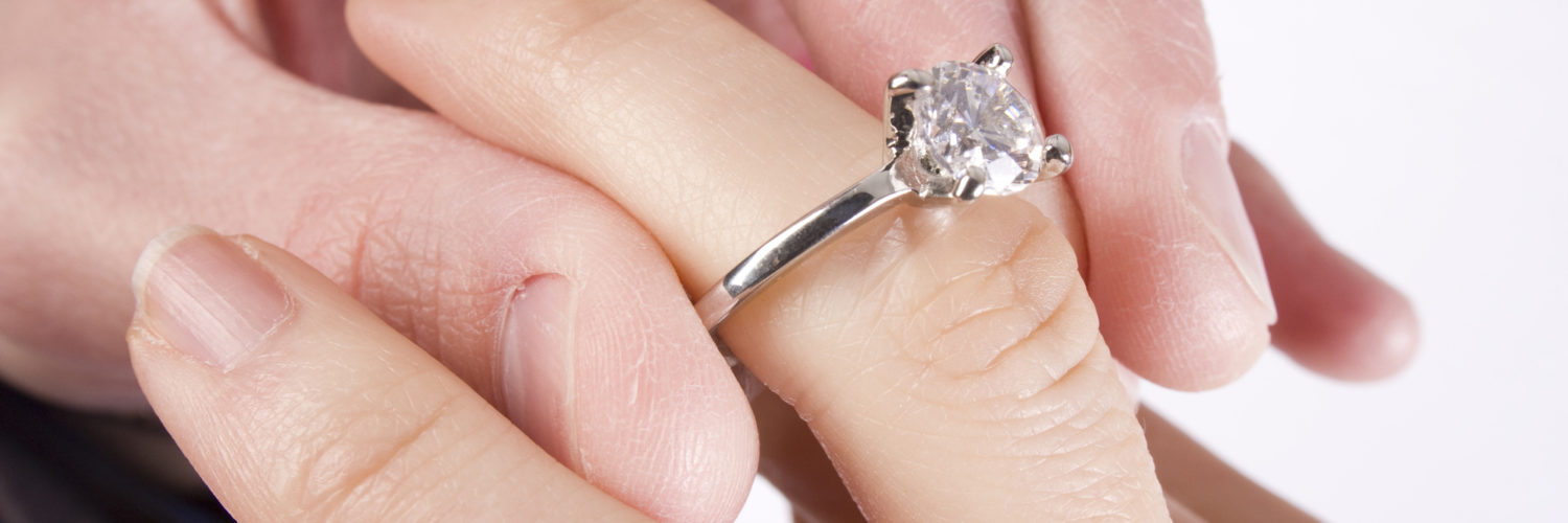 How much should I pay for engagement ring?