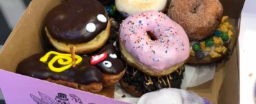 Is Voodoo Donuts cash only?