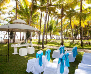 Is a destination wedding cheap?