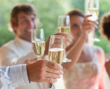 Is giving cash at a wedding tacky?