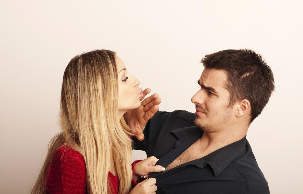 Is it OK to kiss on the first date?