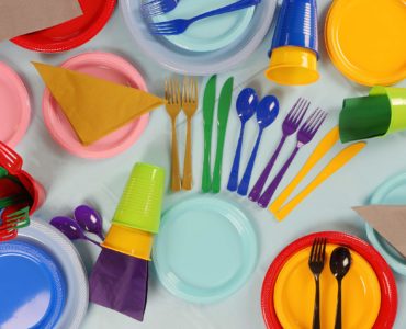 Is it OK to use plastic plates?