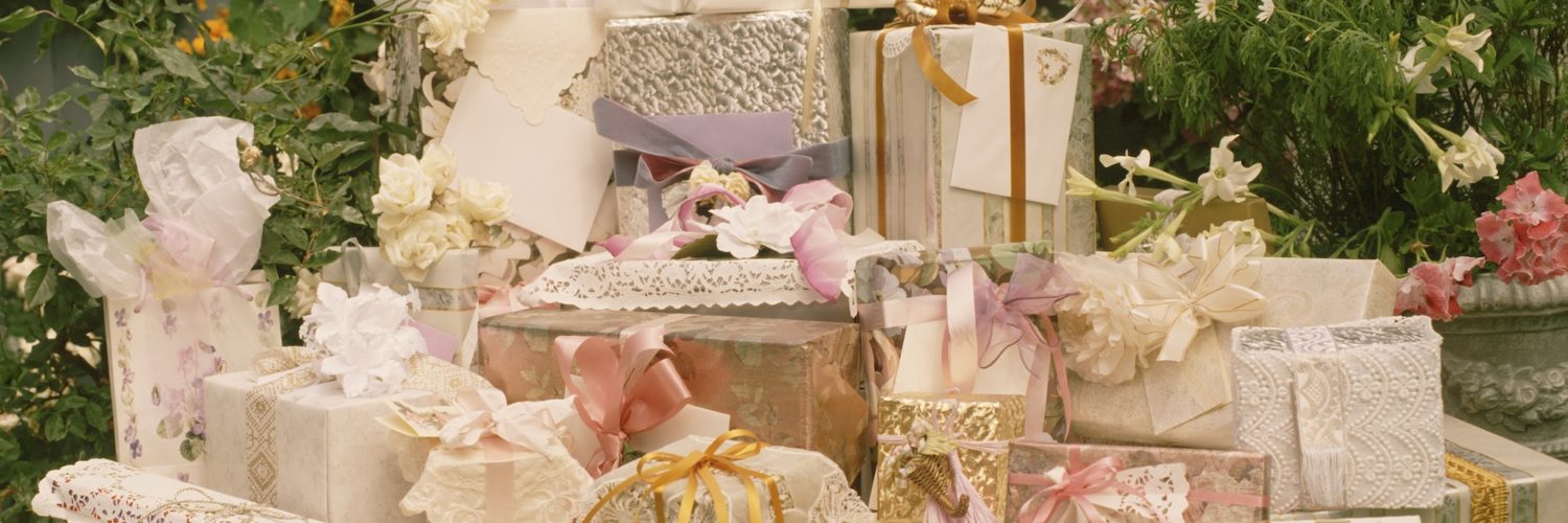 Is it rude to not give a wedding gift?