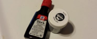 Is there a black food coloring?