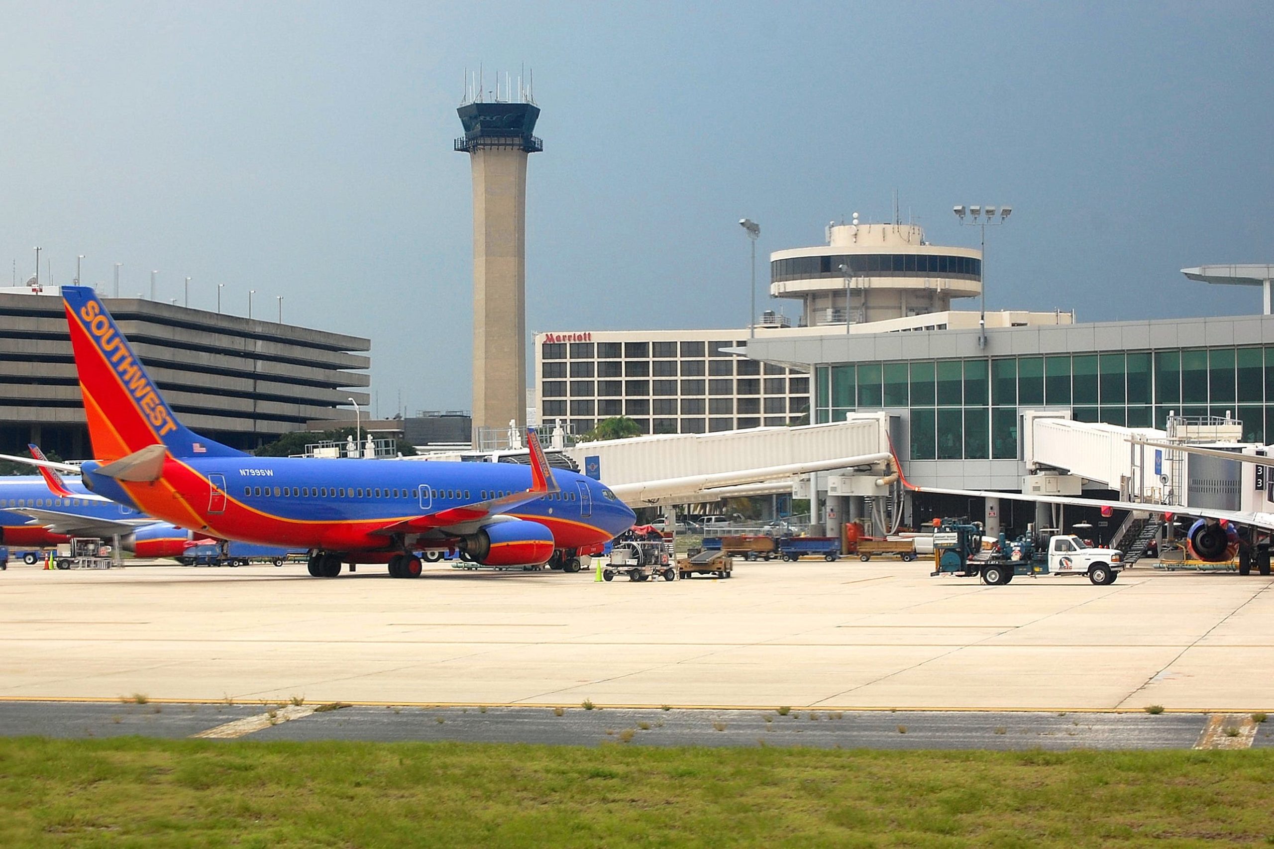 is-there-a-shuttle-from-tampa-airport-to-st-pete-beach