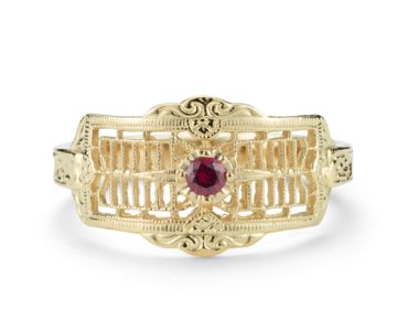 Is yellow gold out of style?