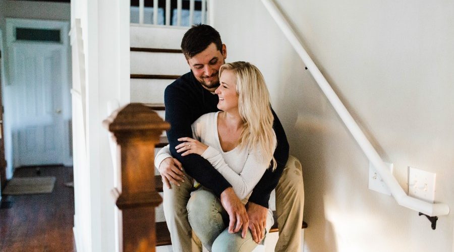 should-you-wear-white-for-engagement-photos