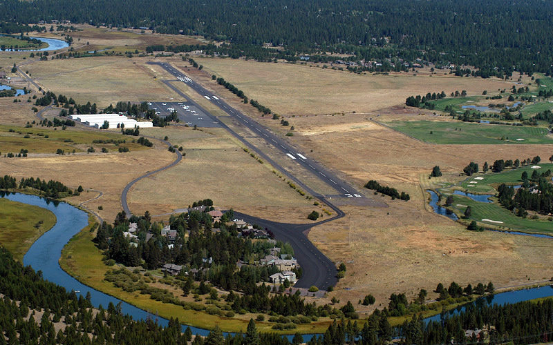 What airport is closest to Sunriver Oregon?