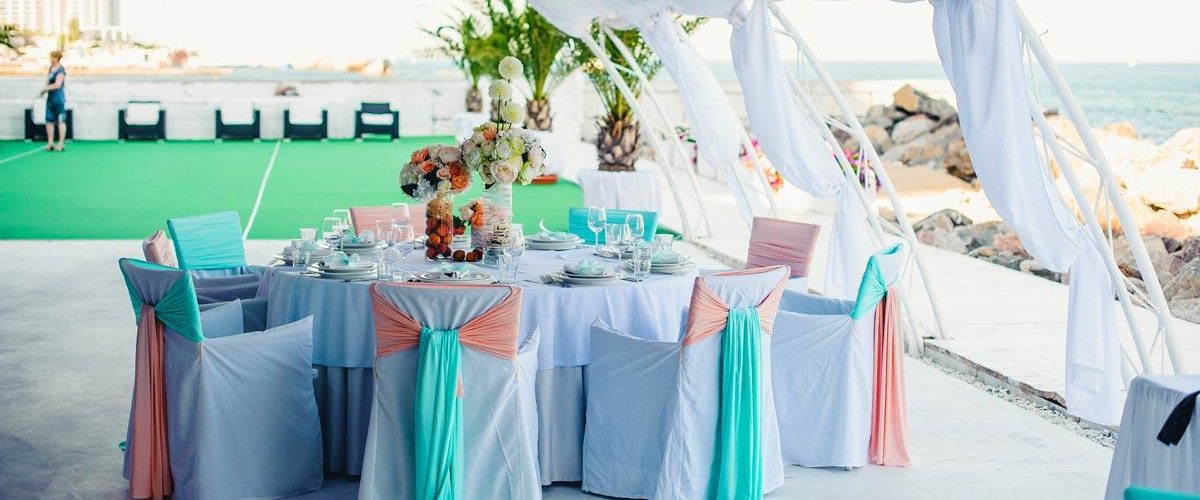 What are the most popular wedding colors for 2019?