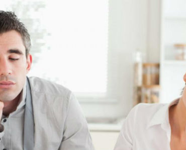 What are the signs of unhappy marriage?