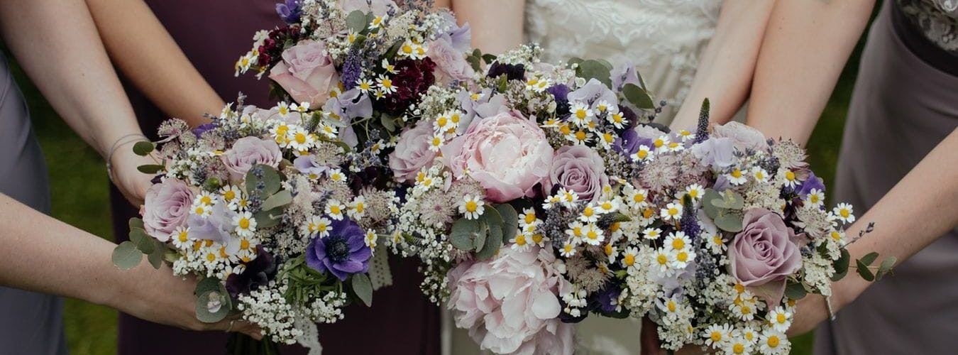 What are the spring wedding colors for 2020?