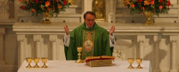 What are the steps of a Catholic mass?