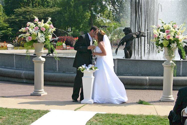 What can I use instead of a wedding arch?