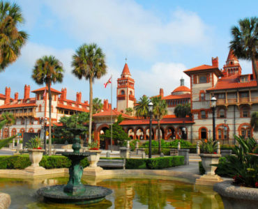 What celebrities live in St Augustine FL?