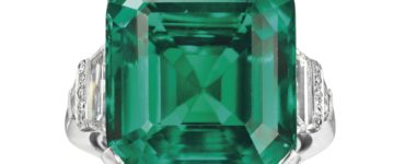 What color emerald is most expensive?