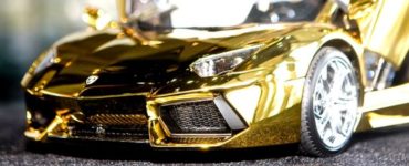 What color gold is most expensive?