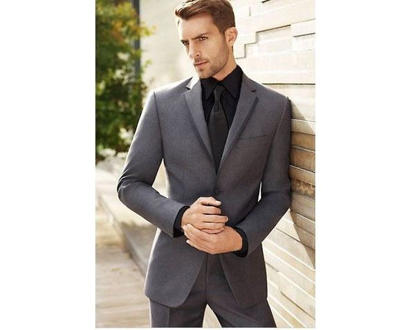 What color shirt goes with charcoal suit?