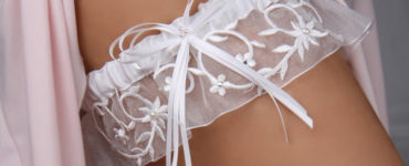 What do brides wear on their thighs?