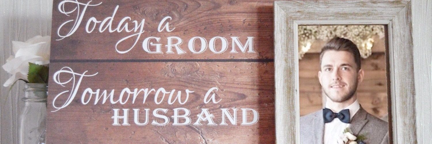 What do the groom's parents give for a wedding gift?