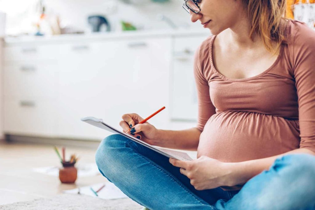 What do you write to a pregnant woman?