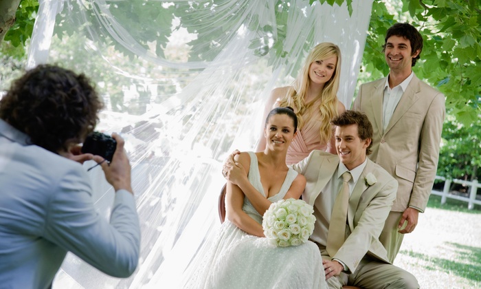 What education is required for wedding photographer?