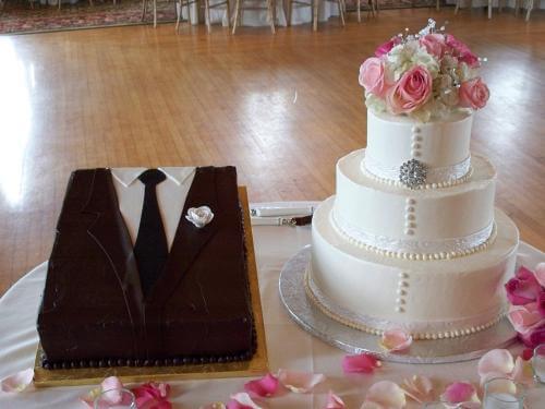 What is a bride's cake?