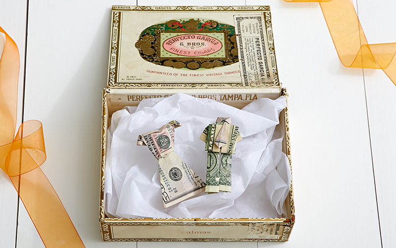 What is a decent cash wedding gift?