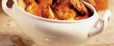 What is a good appetizer to serve with cioppino?
