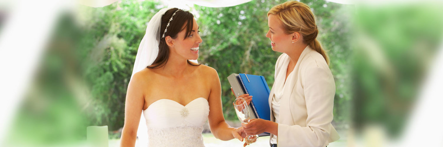 What is a wedding coordinator responsible for?