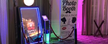 What is mirror booth?