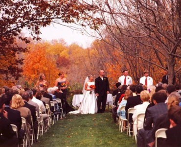 What is the best month to have an outdoor wedding?
