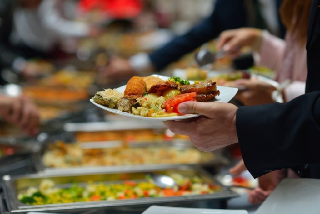 What is the cheapest food to serve at a wedding?