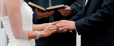What is the difference between vows and ring exchange?