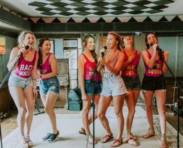 What is the etiquette for bachelorette parties?