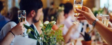 What is the etiquette for inviting guests to a wedding?