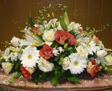 What is the flower for the 50th wedding anniversary?