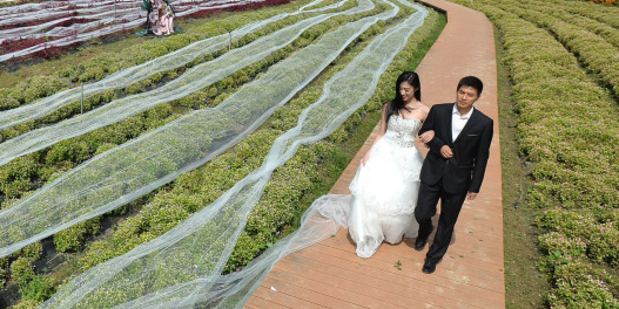 What Is The Longest Dress Ever what-is-the-longest-dress-ever