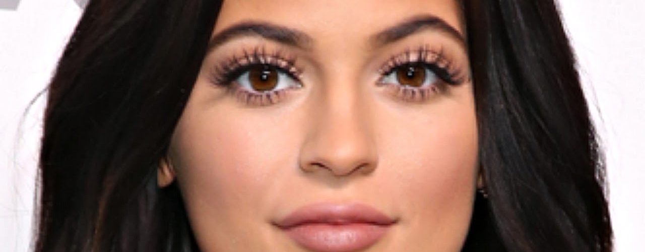 What lash extensions does Kylie Jenner use?