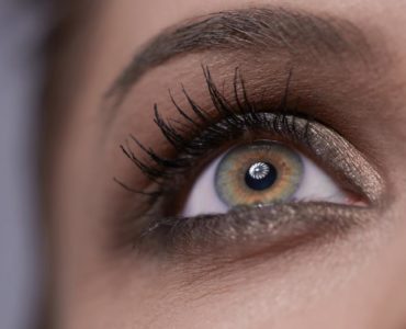 What nationality has hazel eyes?