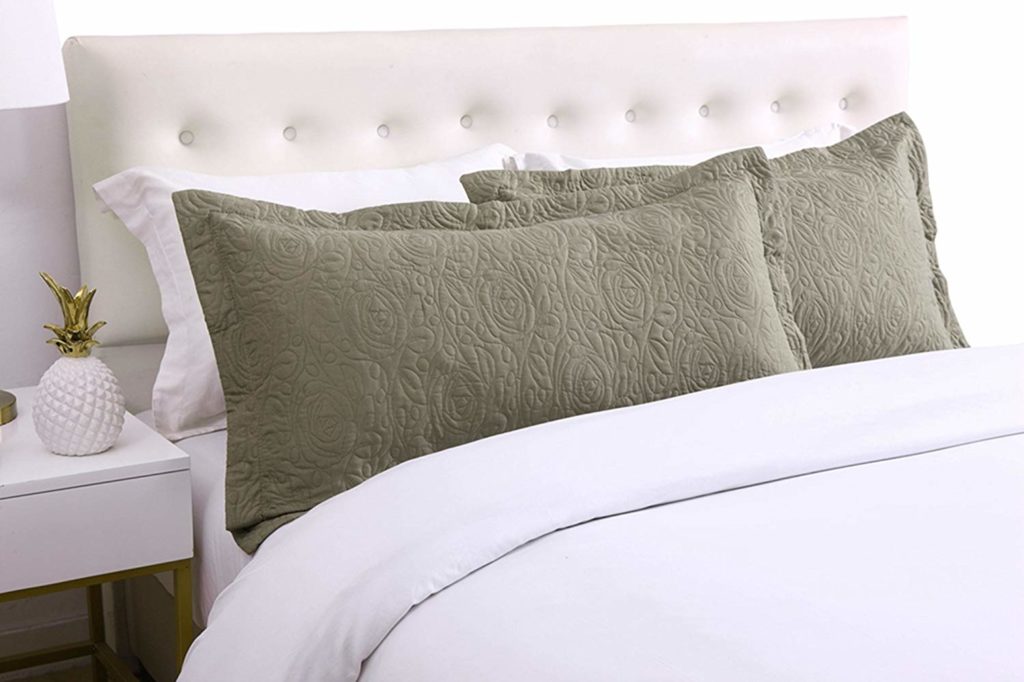 What size pillow goes in a sham?