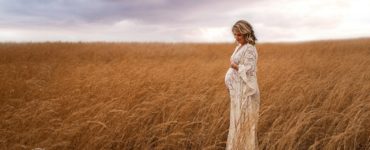 When should I do a maternity photo shoot?