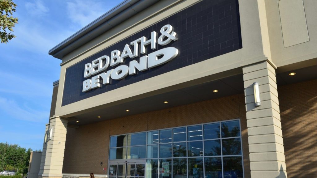 Which Bed Bath and Beyond is closing in 2020?