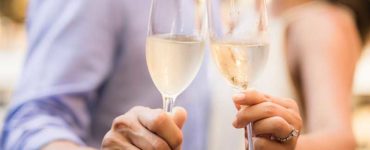 Which Champagne is best for wedding?