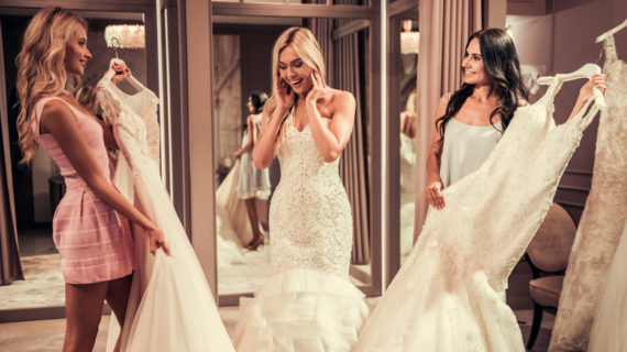 Which consultant died on Say Yes to the Dress?
