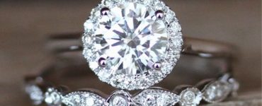 Which is better CZ or moissanite?