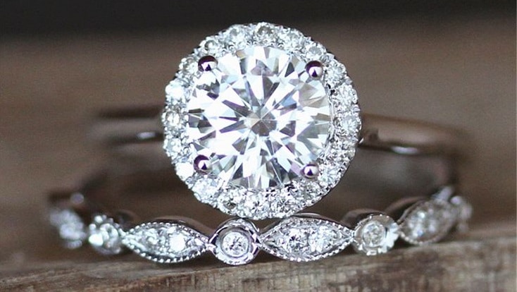 Which is better CZ or moissanite?