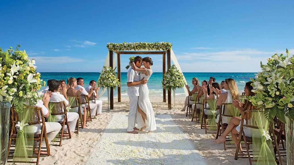 Who pays for what in a destination wedding?